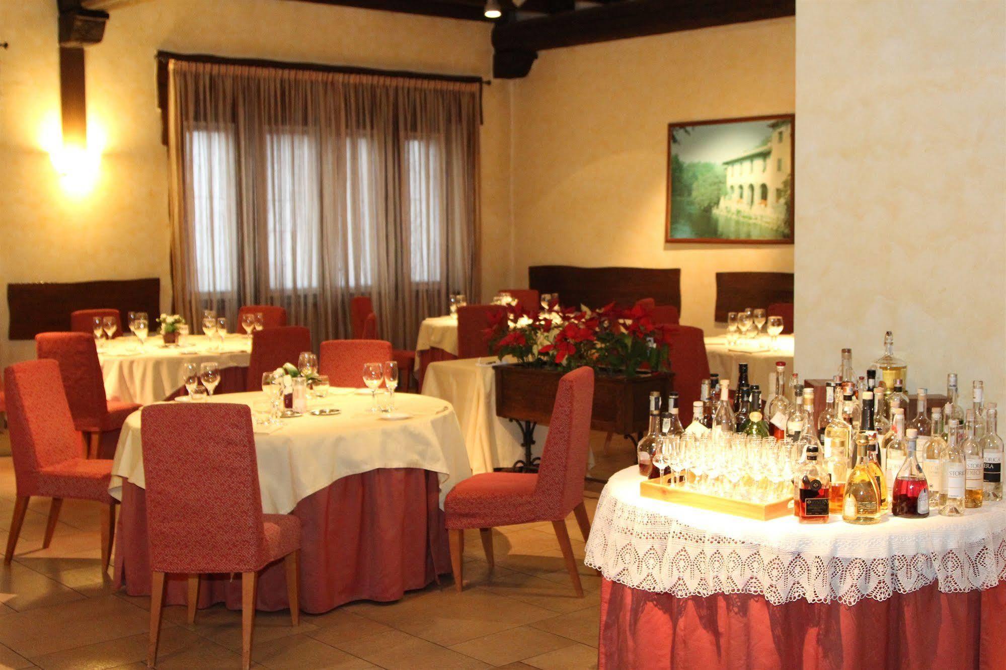 Scia' On Martin Hotel Buscate ภายนอก รูปภาพ