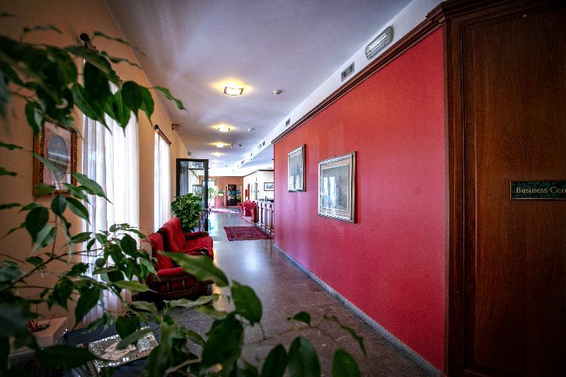 Scia' On Martin Hotel Buscate ภายนอก รูปภาพ